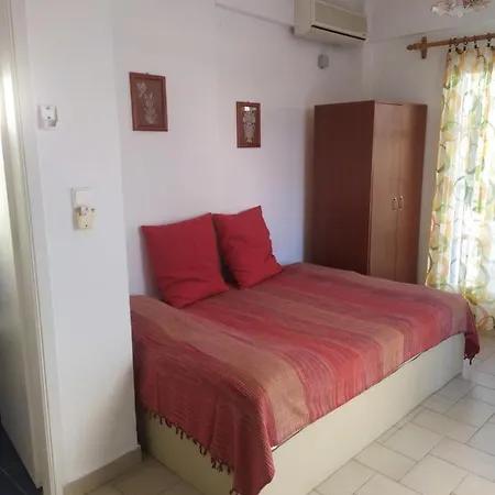 Alexandros Apartments *