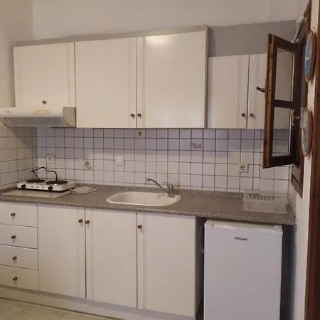 Alexandros Apartments