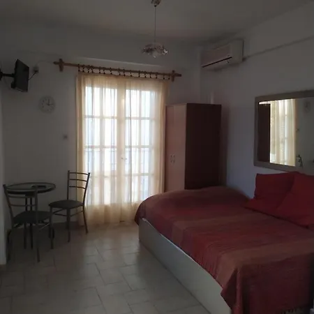 Alexandros Apartments